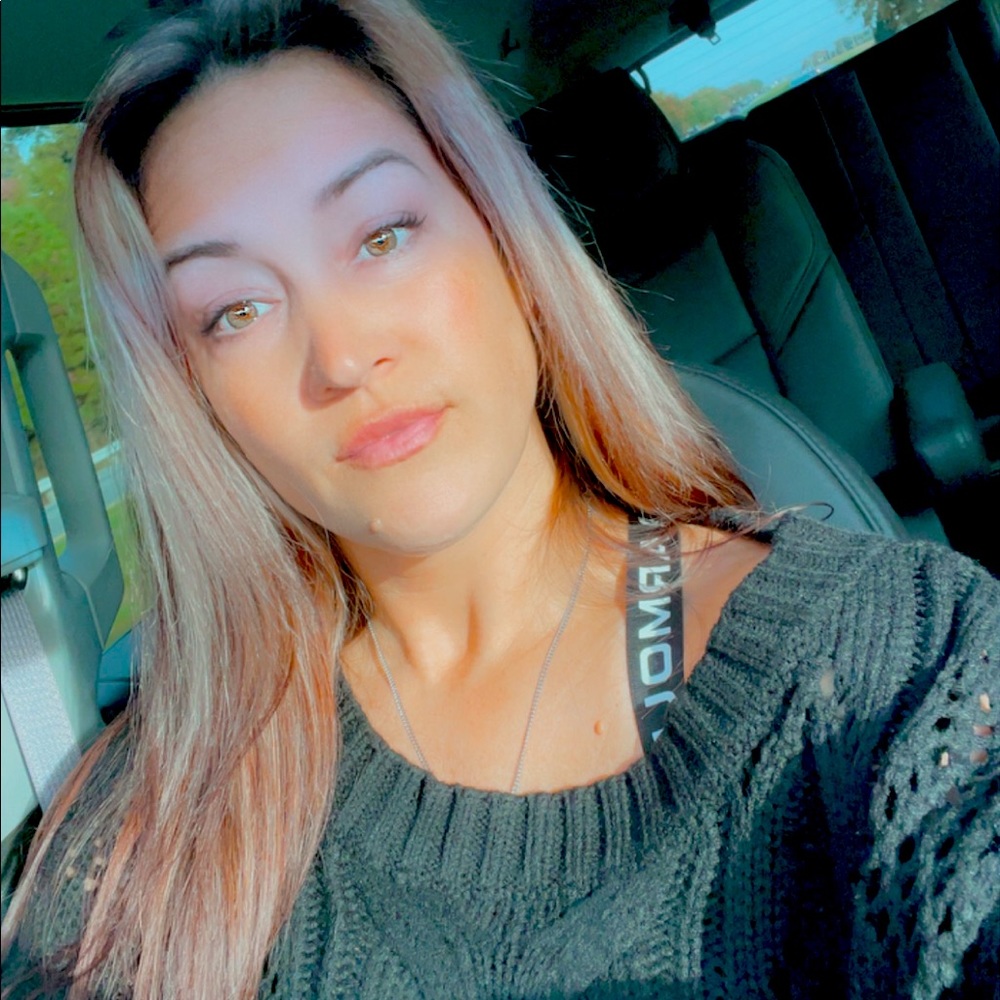 Meet your Posher, Elizabeth